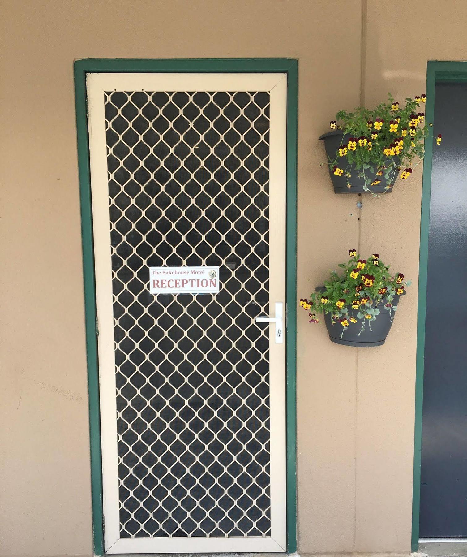 The Bakehouse Motel Goulburn Ngoại thất bức ảnh