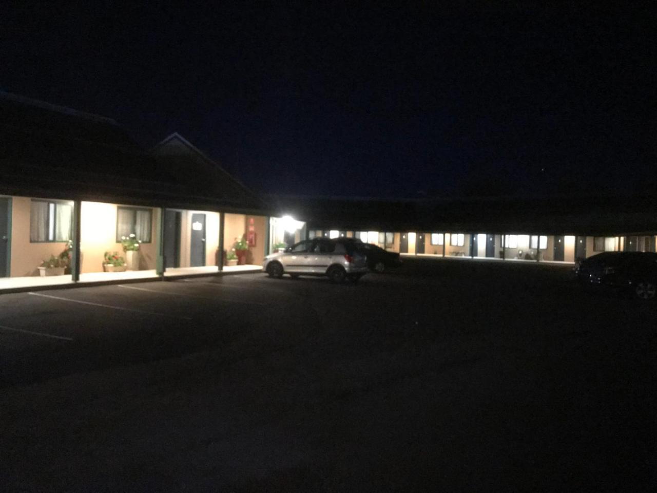 The Bakehouse Motel Goulburn Ngoại thất bức ảnh